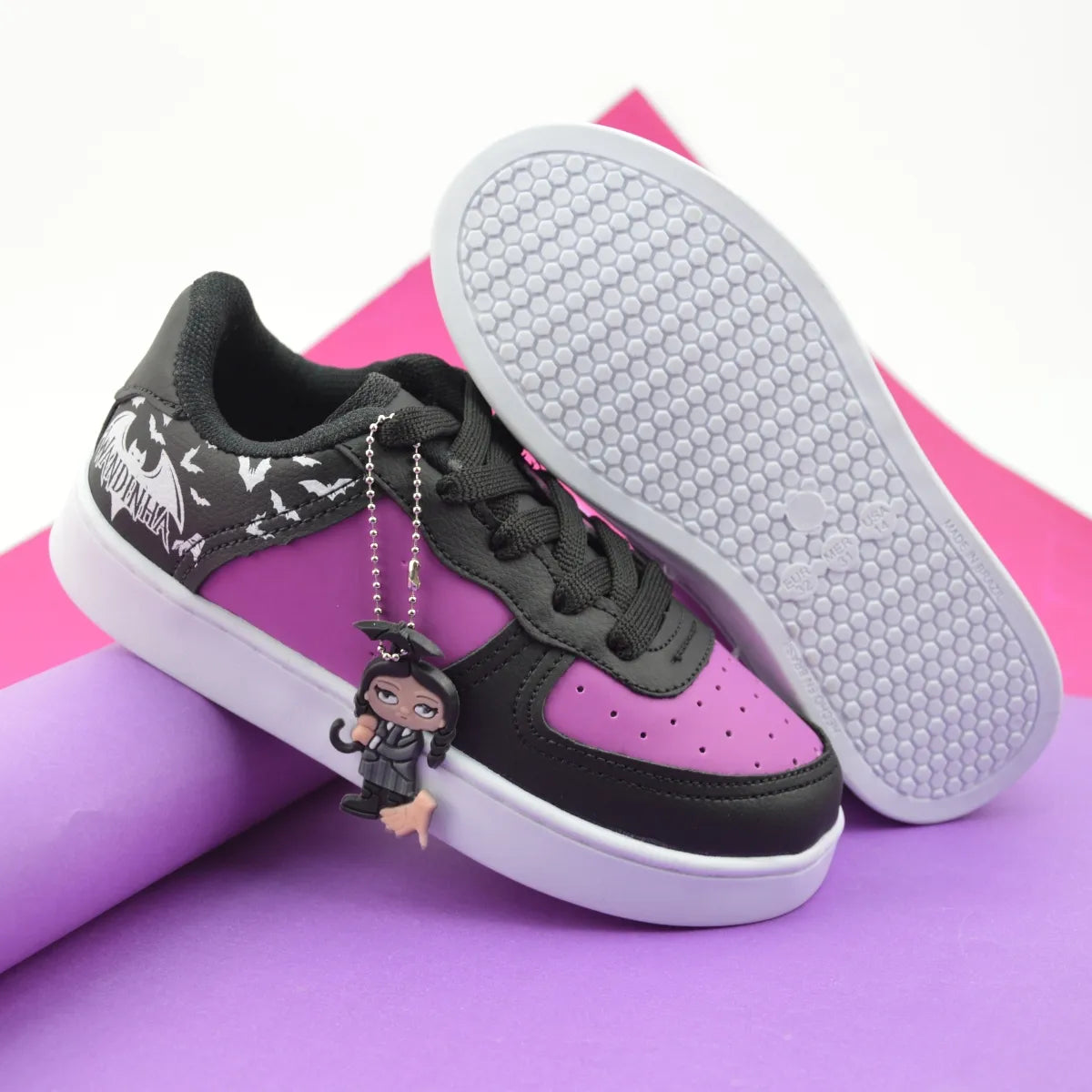 Tênis Infantil Meninas Wandinha Lançamento Com O Chaveirinho