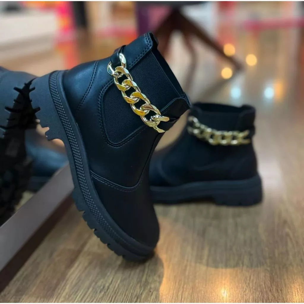 Bota Coturno Moleca Tratorada Calce Fácil Detalhe em Corrente Confortável Original